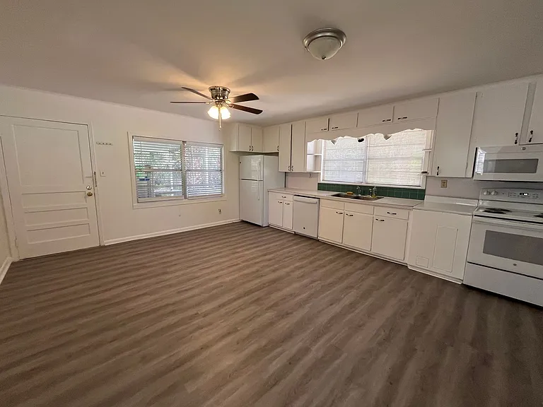 307 Parshley St SW — Photo 5