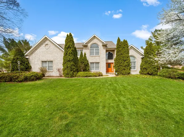 51297 Harbor Ridge Dr, Granger, IN 46530