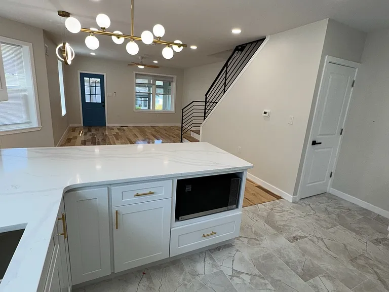 189 Meredith Ave — Photo 21