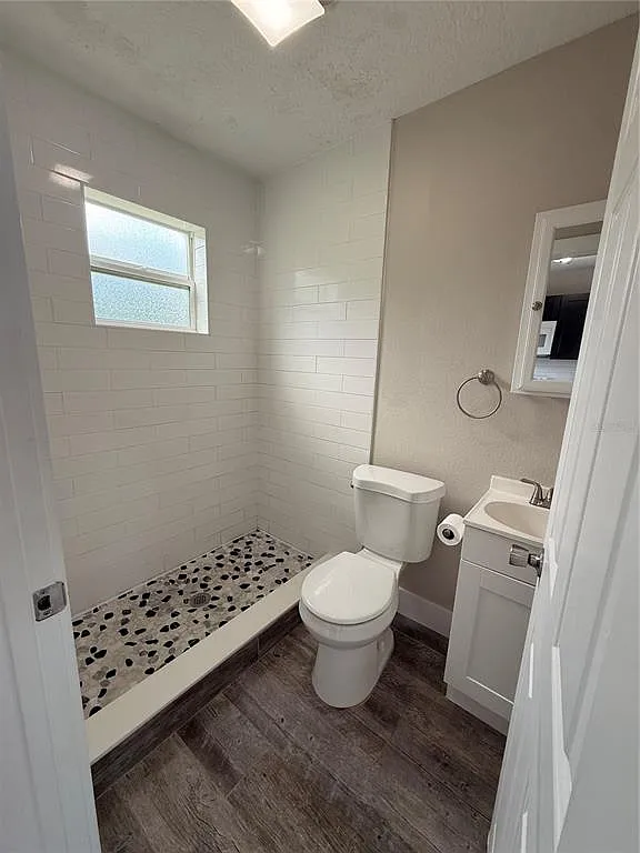 1 bed, 1.0 bath, 240 sqft, $1,300 — Photo 4