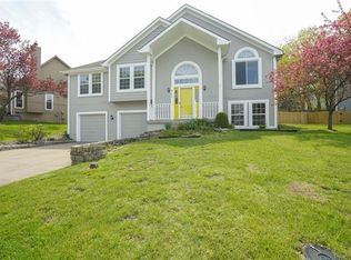 908 N Arroyo Dr, Olathe, KS 66061