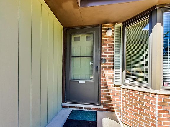 3rd image of 1029 Donna Ln