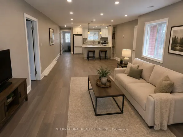 73 Murray Dr, Aurora, ON