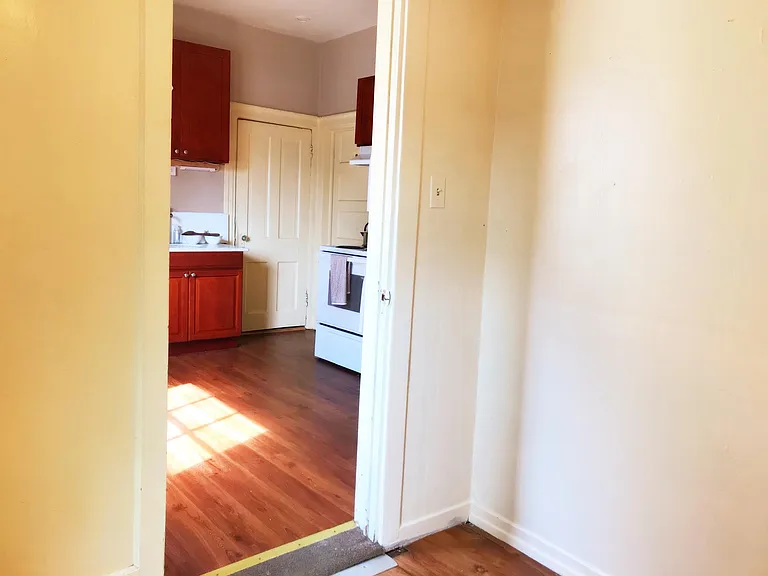 1008 E John St #3 — Photo 7