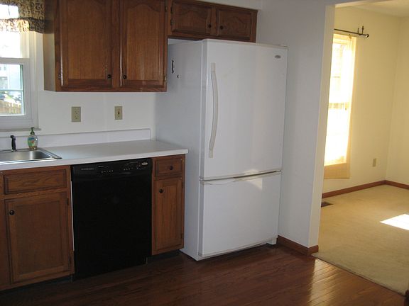 4th image of 8245 Snowhill Ct