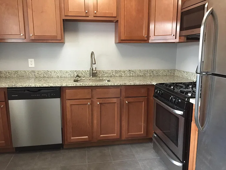 521 Terry St #10 — Photo 5