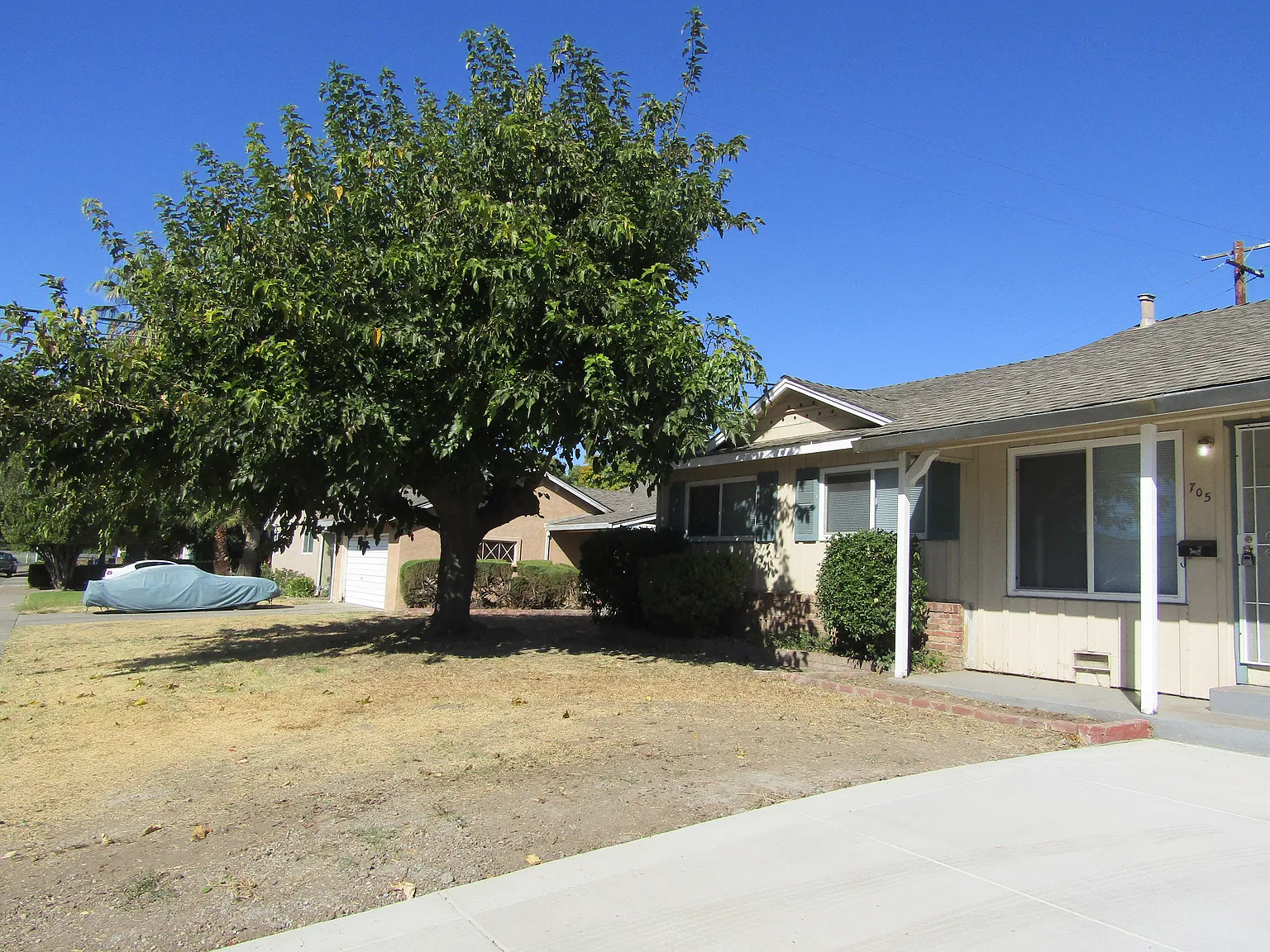 3 bed, 1200 sqft, $2,250 — Photo 3