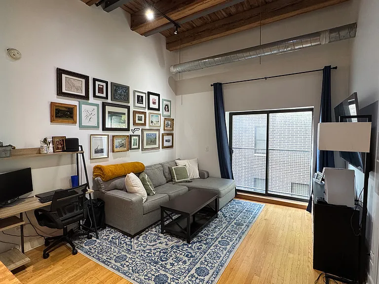 1050 W Hubbard St #2C — Photo 5