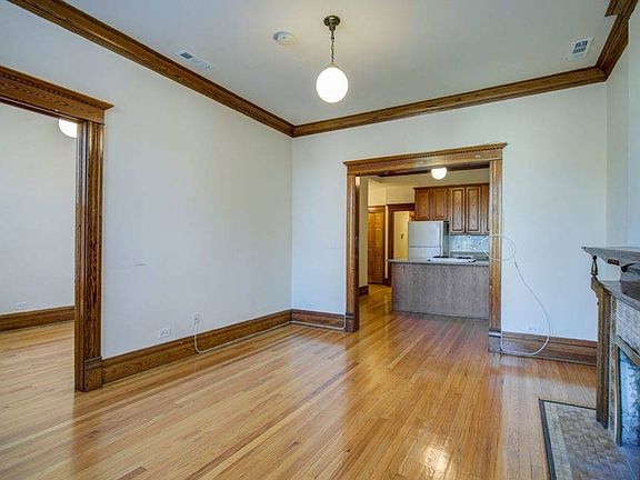 2nd image of 713 W Wrightwood Ave #2FG