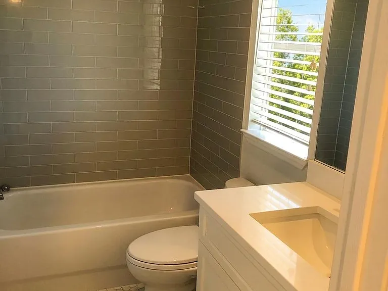 407 S Oregon Ave — Photo 37