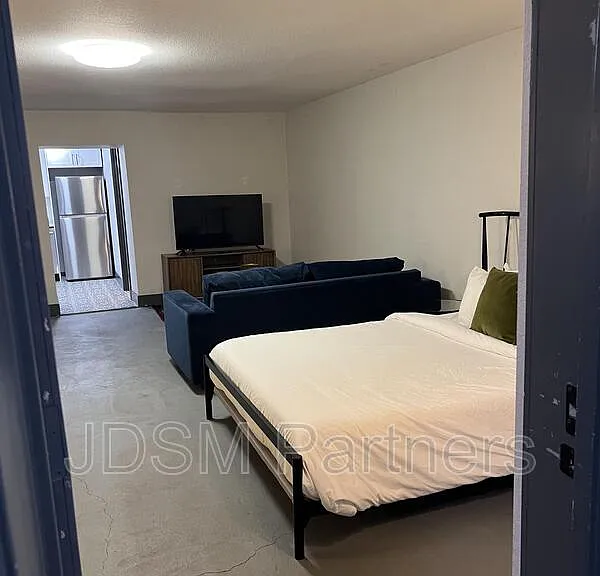 630 E 16th Ave #3 — Photo 4