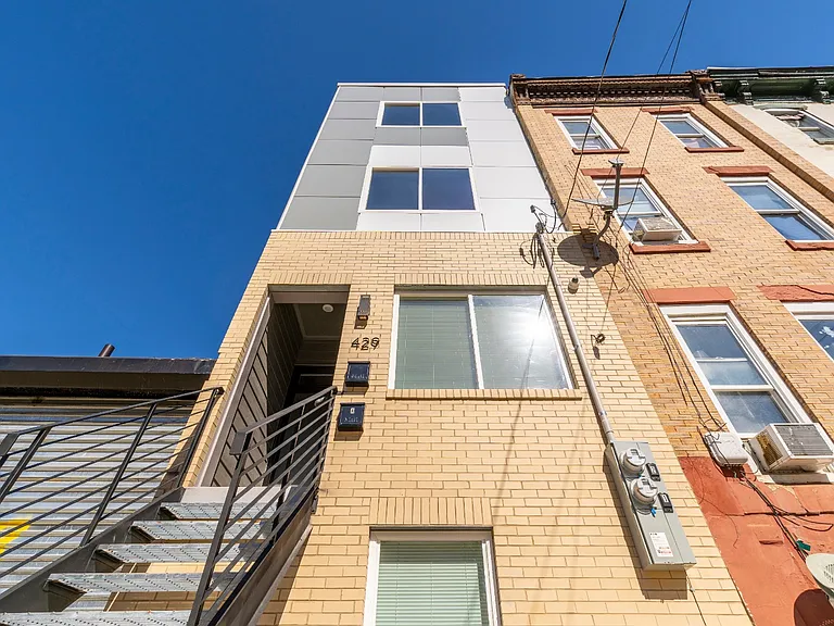 429 W York St #2 — Photo 1
