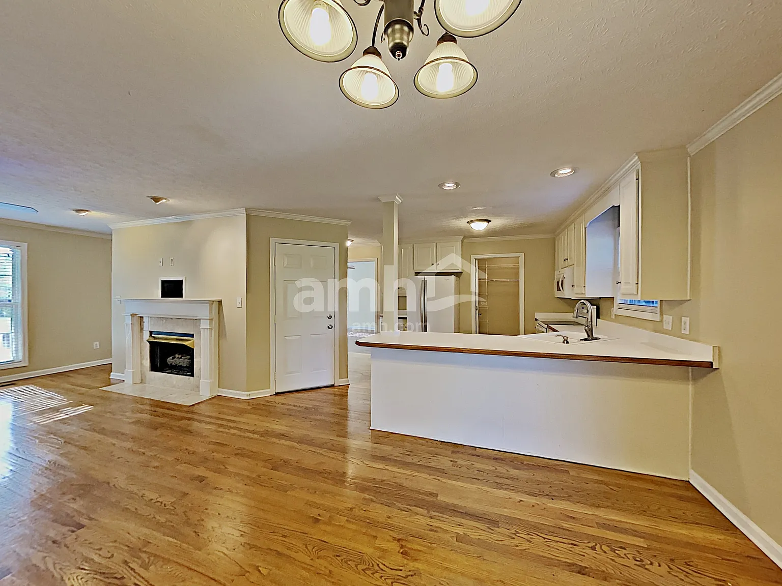 3 bed, 2.0 bath, 2348 sqft, $2,480 — Photo 4