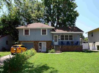 8807 S Glenview Dr, La Vista, NE 68128