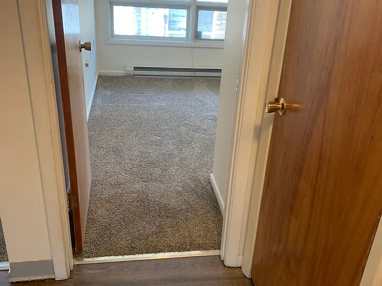 707 Saint Clair Ave — Photo 4