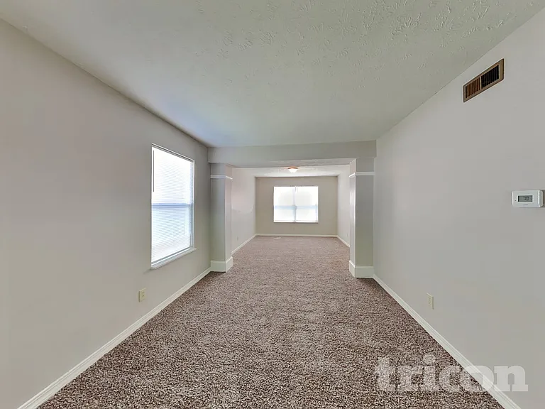 1809 Woodstream Ct — Photo 3