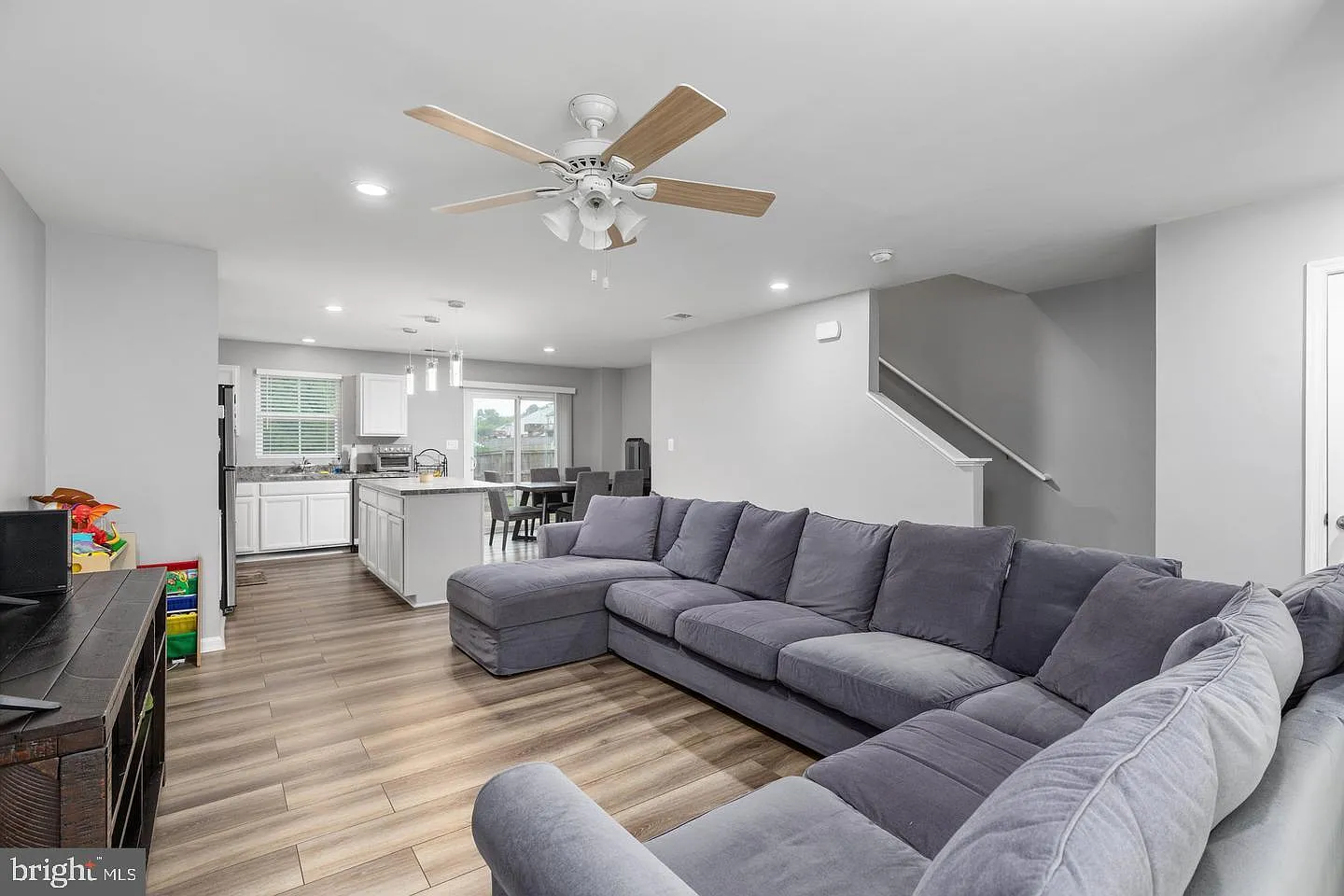 4 bed, 2.5 bath, 1680 sqft, $2,900 — Photo 4