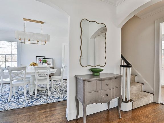 2nd image of 1185 Brook Rd