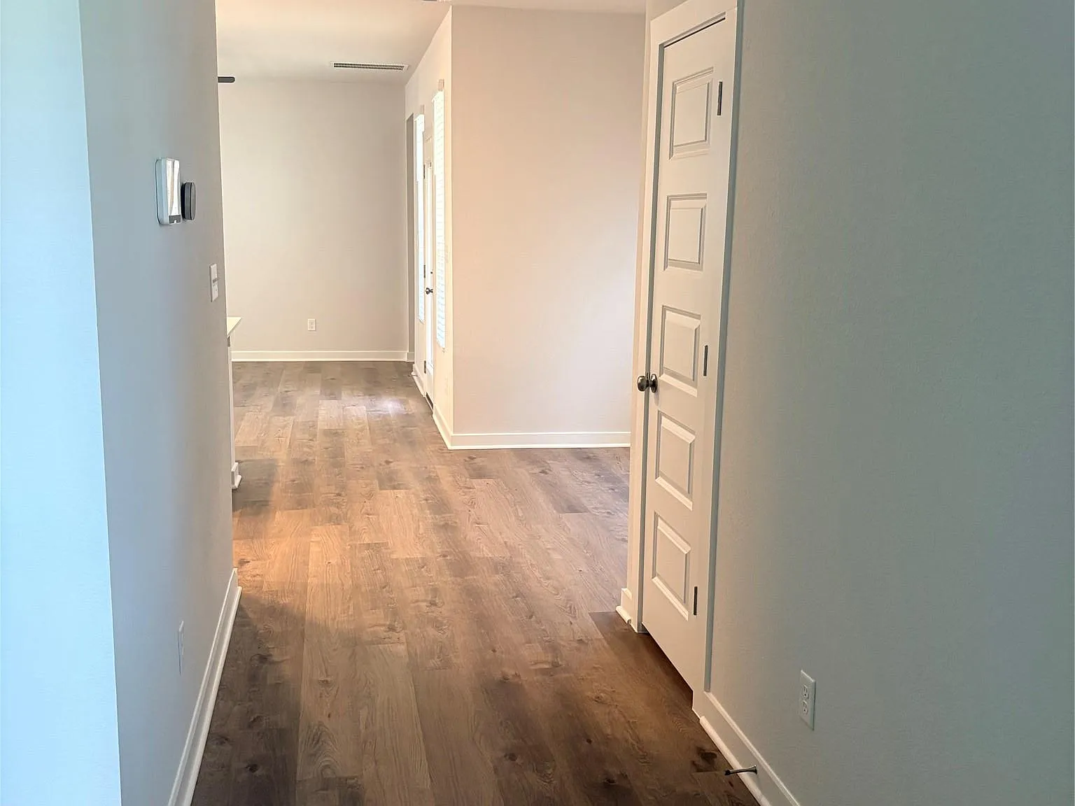 4 bed, 3.0 bath, 1970 sqft, $2,295 — Photo 4