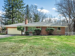 515 Whims Ln, Rochester, MI 48306