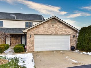 3876 Indian Run Dr APT 1, Canfield, OH 44406