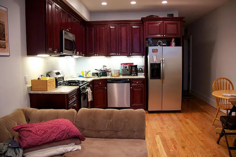 3 bed, 1100 sqft, $3,975 — Photo 2
