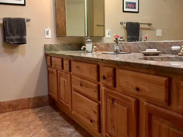185 E Cercado Ln — Photo 29