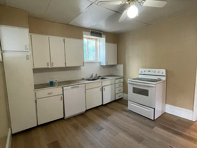 2742 Adams Ave — Photo 7