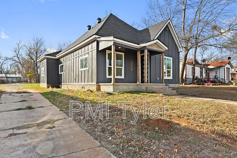 3 bed, 2.0 bath, 1396 sqft, $1,775 — Photo 2
