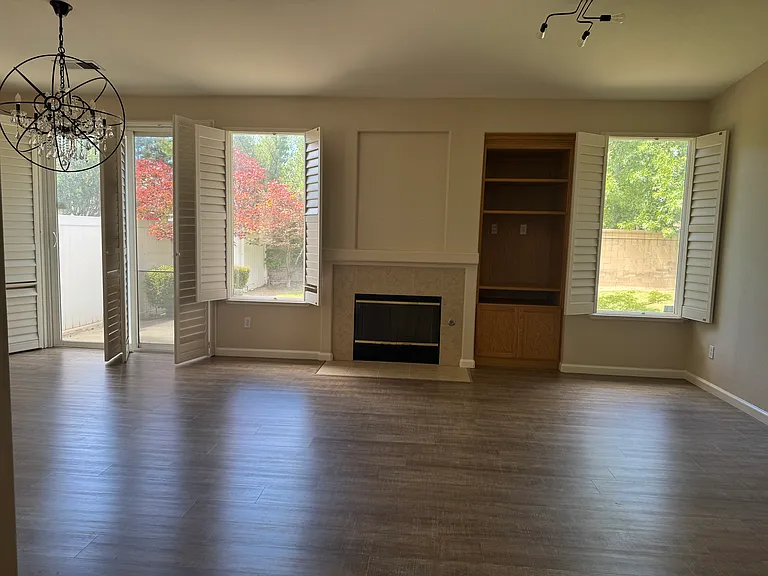 2591 Frontier Ln — Photo 4