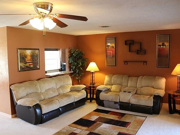 3rd image of 425 E Lake Dr
