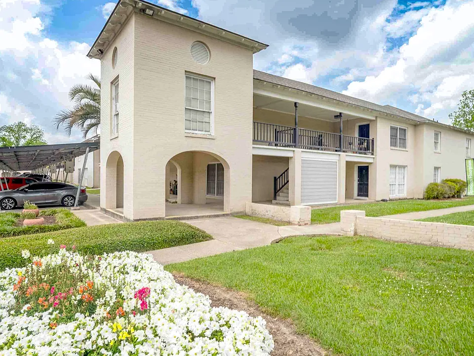 Provincial North Apartments