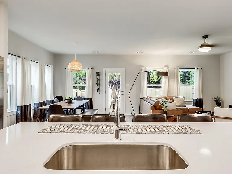 11429 Comano Dr — Photo 16