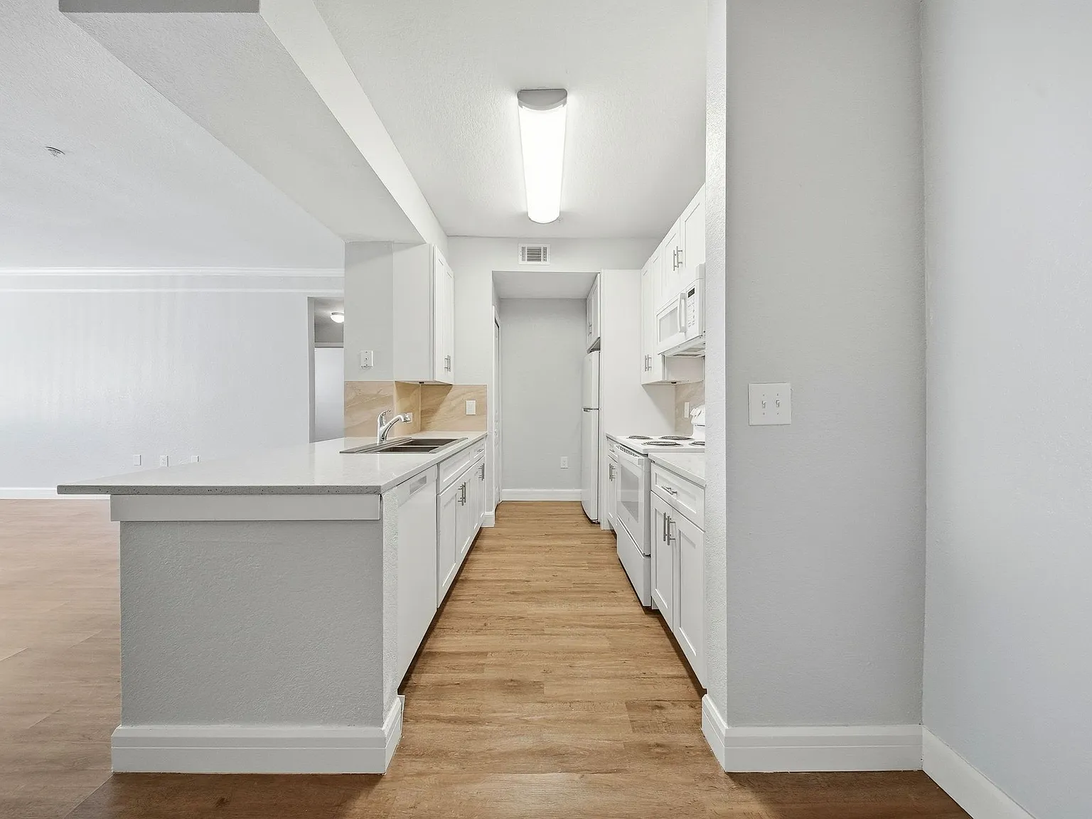 3 bed, 1336 sqft, $1,775 — Photo 4