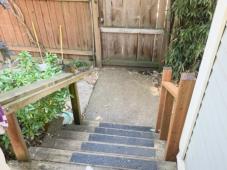 634 NE 28th Ave — Photo 44