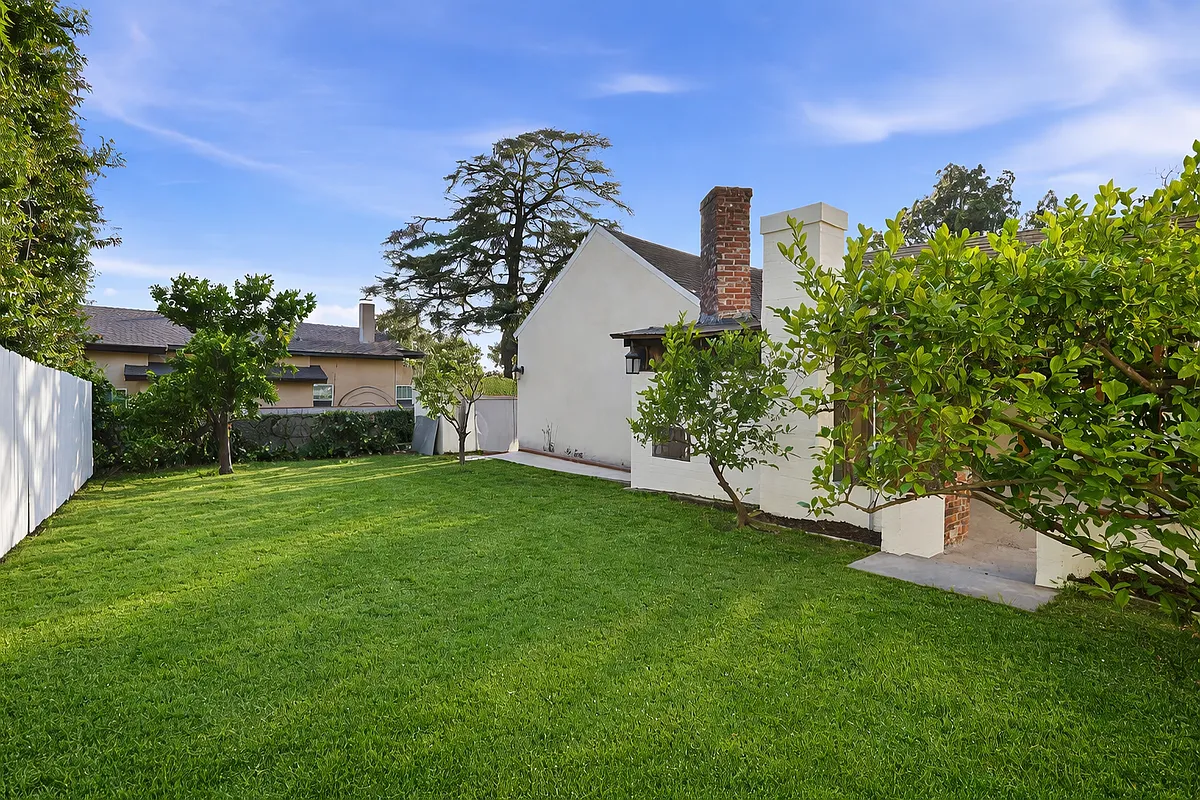 Building Photo - 1722 Bel Aire Dr