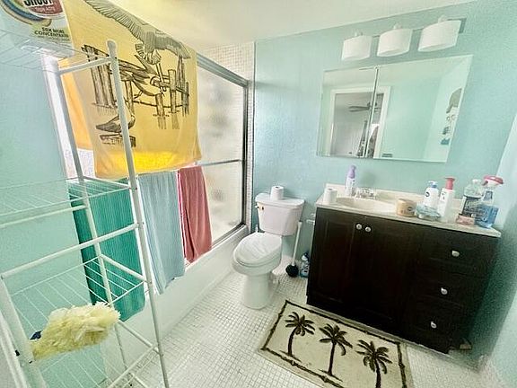 5th image of 4037 Hythe C