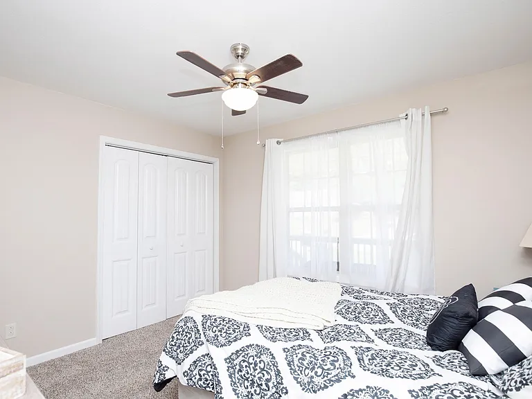 457 Reeves Dr — Photo 13