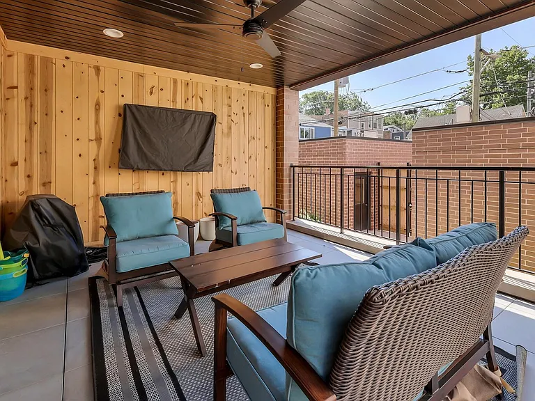 1647 W Irving Park Rd #1W — Photo 20
