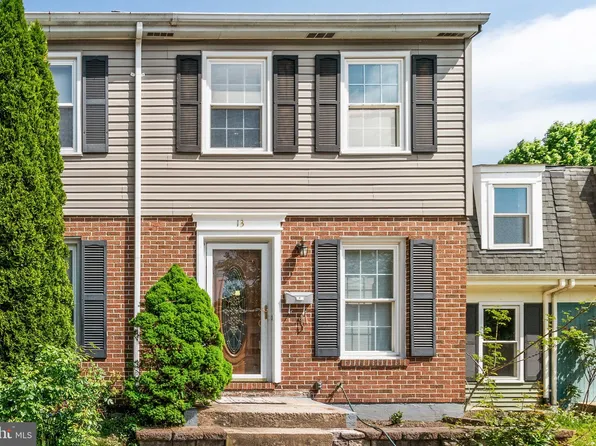 13 Pawleys Ct, Nottingham, MD 21236