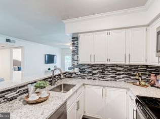 3310 Wyndham Cir APT 111, Alexandria, VA 22302