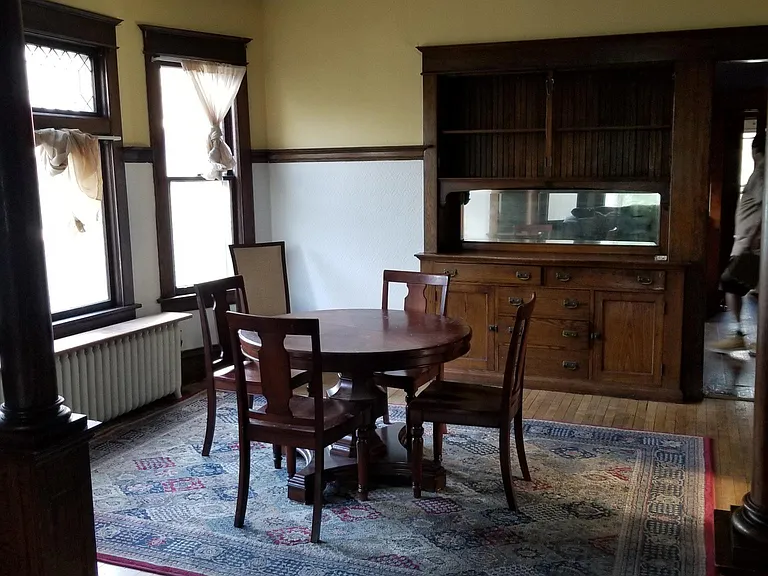 1052 Dayton Ave — Photo 11