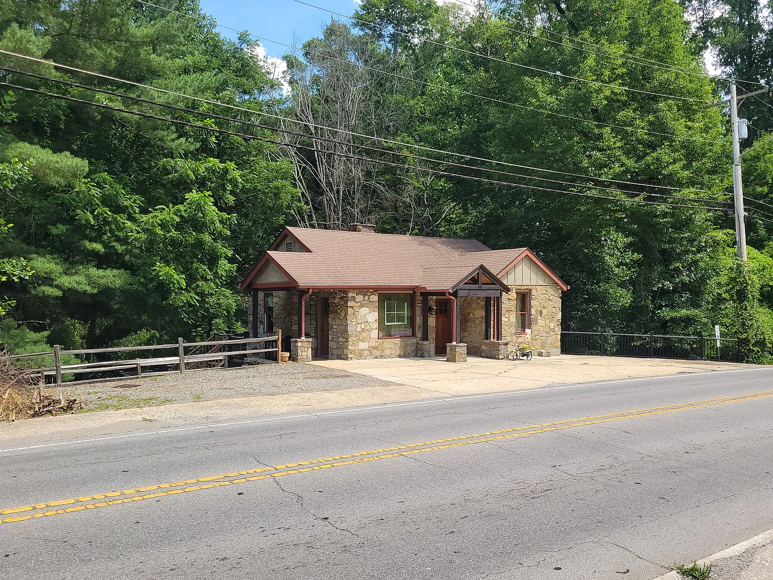 1 bed, $1,500 — Photo 1