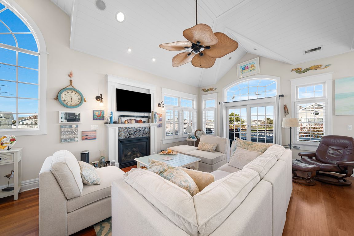 next background image