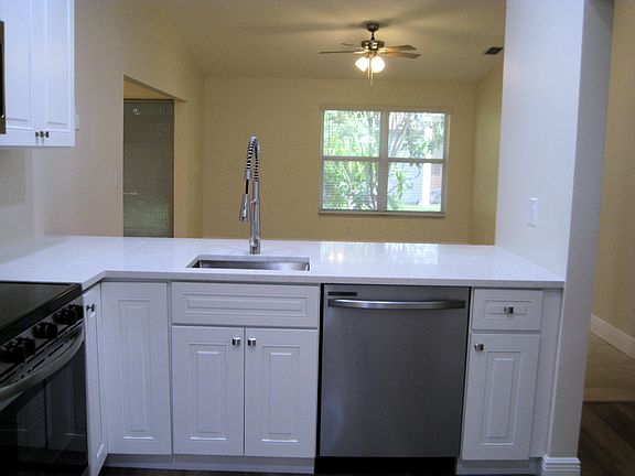 5th image of 5085 Bottlebrush Street