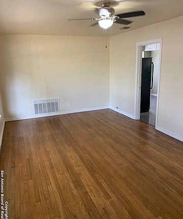 3rd image of 335 Burwood Ln