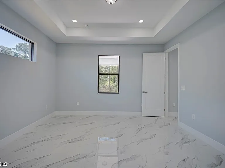 872 Spaulding St E — Photo 20