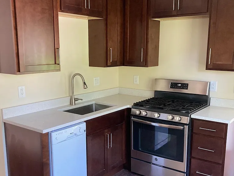 2639 Hampshire Rd — Photo 7