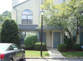 5105 Stonehedge Rd, Edison, NJ 08820