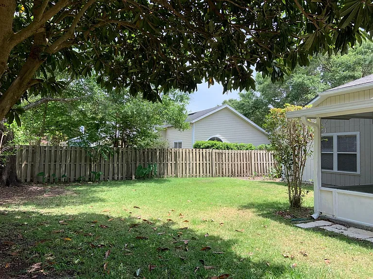 8216 SW 51st Rd — Photo 3